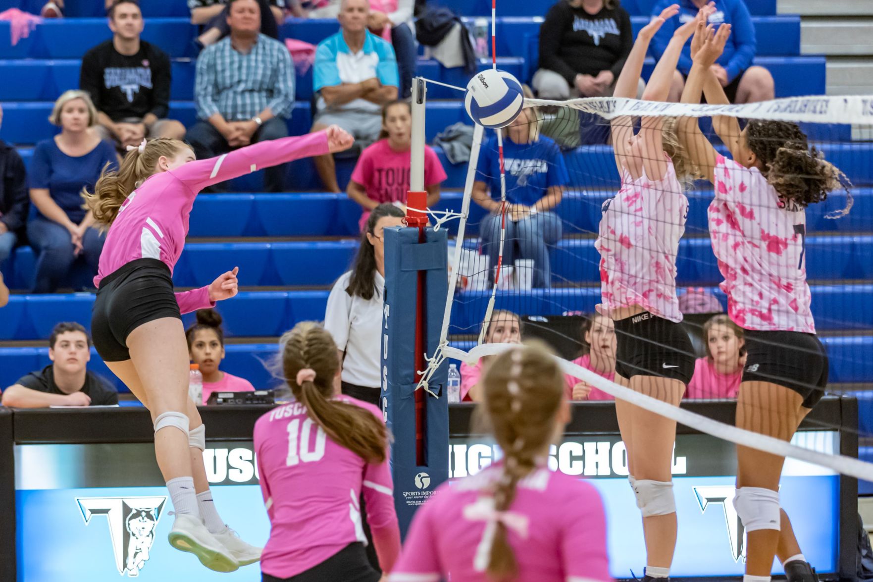 THS v BRHS dig pink_12.jpg